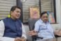 “नगरपरिषदेला निधी कोण देतं?… नगरविकास खातं माझ्याकडे आहे; निधीची चिंता करू नका! - उपमुख्यमंत्री एकनाथ शिंदे”, सावंतवाडीच्या सभेत शिवसेनेचा झंझावात